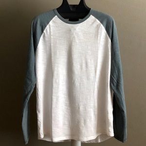 GAP MENS TEE SHIRT